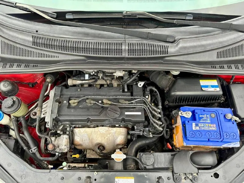 ❤️ hyundai getz 1.4 gl 💰цена: 670 000р 🏢город: мариуполь 📅год выпуска: 2008 🧾пробег: 121 619 км. ⚙️двигатель: 1.4 16v ⛽топливо: бензин ⚙️кпп: автомат 📞 телефон: +7-949-727-41-51 +7-949-551-91-52 +7-989-263-55-56 💾 описание: 👌 городской хэтчбек идеально подойдёт на каждый день начинающему водителю. надежный двигатель g4 в паре с классической автоматом. 🔴 кузов крепкий, без коррозии 🔴 один хозяин, птс оригинал 🔴 оригинальный пробег 🔴 гаражное хранение ✅ кондиционер морозит шикарно, подушки безопасности, электропакет, гур, abs, центральный замок, магнитола с usb, отличная зимняя резина. улица шевченко 2️⃣6️⃣9️⃣ 🏦 возможна продажа в кредит по двум документам. - фотография - 7