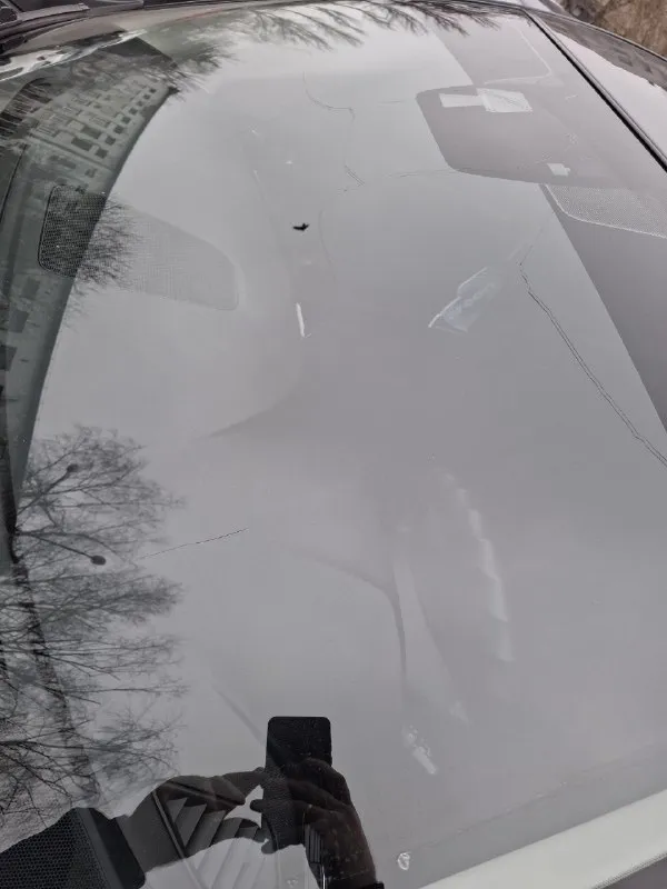 Mazda cx-5 2-л. 2011 год, пробег родной 102т. в отличном состоянии, замена масло каждые 7т. нюансы: машина была в не большом дтп, треснуто лобовое, по кузову не большая мятина задней правой двери, трещина на заднем бампере, на фото видно. переднее крыло заменено. коробка от столкновения с бардюром пинает на первой скорости, остальные переключает хорошо. после устранения последствий дтп езжу уже почти год, машина работает на отлично, не считая пинка коробки. цена 1,350 🍋 не большой торг. +79496850364 📞 звоните: +7(949)6850364 - фотография - 8