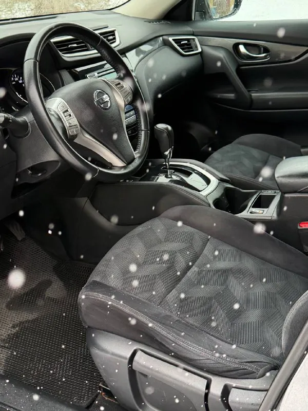 Nissan x-trail год выпуска - 2015 пробег - 132.000km цена - 1.585.000₽ тел. - +79496799814 либо - +79493902663 продам шикарную машину. двигатель 2.0 бензин с автоматической коробкой передач. техническая часть на 5+ полностью обслужена и не требует ни каких вложений. по кузову без каких либо дефектов. богатая комплектация: диски r-17 с отличной зимней резиной + комплект летней в подарок. 2 пары ключей; эл. богажник; бесключевой доступ; кнопка старт-стоп; круиз-контроль с дистроником; двухзонный климат-контроль; подогревы всех сидений; эл. ручник; датчик света и дождя; передние и задние парктроники; штатная мультимедиа со всеми современными плюшками; мультируль; зеркало заднего вида с авто затемнением; полный бортовой компьютер; датчик шин; эл. складываемые зеркала с подогревом и многое другое. на этих же номерах есть телеграм ( связь не всегда хорошая ) 📲 tg: @vladimir_23_23_23 📞 звоните: +7(949)6799814 - фотография - 5