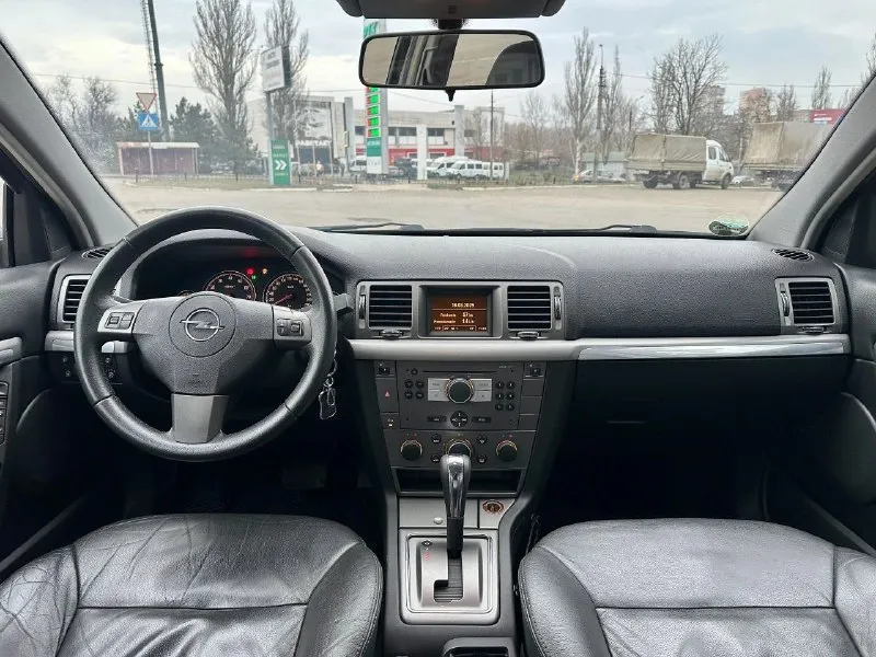 Продам автомобиль опель сигнум, двигатель 2.2 коробка автомат 5 ступенчатая 2003 года выпуска. автомобиль в хорошем состоянии территориально находиться город донецк цена 520000 тысяч рублей звоните по номеру +7949560769 - фотография - 5