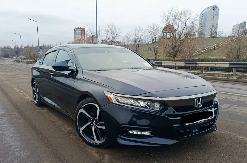 🚗 продаётся honda accord x 1.5 turbo 🚗 📅 год выпуска: 2020 ⚙️ двигатель: 1.5 turbo (194 л. с.), бензин ⚙️ кпп: автомат (cvt) ⛽️ расход: от 7л/100 км 📍 пробег: 78 000км 📌 привод: передний 🪪 птс: электронный / я владелец 💡 комплектация: — адаптивный круиз-контроль, удержание полосы. — камера заднего вида — мультимедиа с carplay / android auto — комбинированый салон — двухзонный климат — амбиентная подсветка салона ⠀ ✅ машина в отличном состоянии, ничего делать не нужно, сел и поехал. ✅ вся электроника работает ✅ своевременное обслуживание, свежие масла и фильтра ✅ готов к проверкам на любом сто ⠀ 💰 цена: 2.4 млн торг 📞 звоните / пишите: +79493484338 📍 осмотр: донецк/макеевка 📞 звоните: +7(949)3484338 - фотография - 5