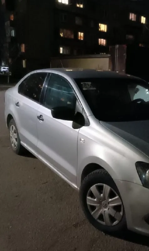 Продам volkswagen поло 2012 г. двигатель 1.6. коробка механика. новая зимняя резина. есть нюансы по лкп. тельмановский район. цена 460. торг. +79494770898 📞 звоните: +7(949)4770898 - фотография - 2