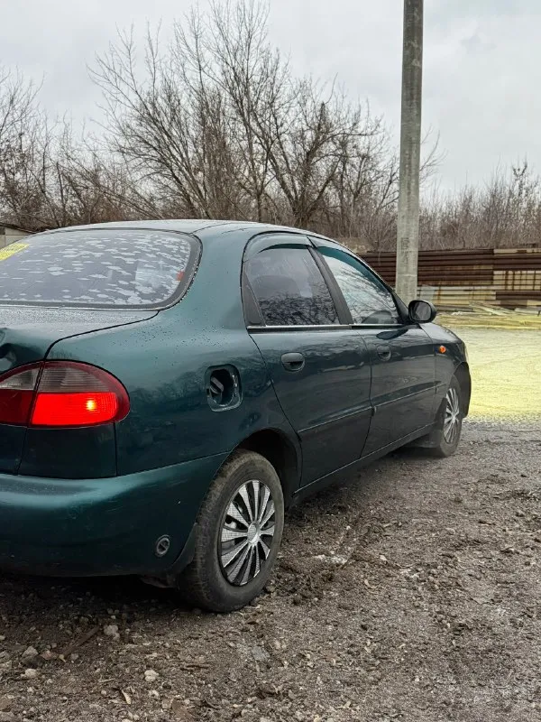 Продам daewoo lanos 2006 года, рассмотрю варианты обмена поляк, единственный владелец, переоформление в мрэо без проблем. цена 235 тыс. р. автомобиль в хорошем техническом состоянии. коробка, двигатель, силовые части кузова, дно - в прекрасном состоянии. двигатель 1.5 в отличном состоянии, масло не берет и отлично едет. газ/бензин (газ вписан) ! коробка 5-ст все передачи включаются хорошо. 2 комплекта резины, резина хорошая, протектор хороший. в багажнике запчасти тоже отдам все новые ( рулевая рейка, задние пружины, приставки под задние пружины, передние амортизаторы, масло в двигатель, в коробку ) салон в хорошем состоянии. стоит базовая музыка, сигнализация ( центральный замок) обогрев заднего стекла, печка дует отлично. алчевск +79595234444 📞 звоните: +7(959)5234444 - фотография - 3