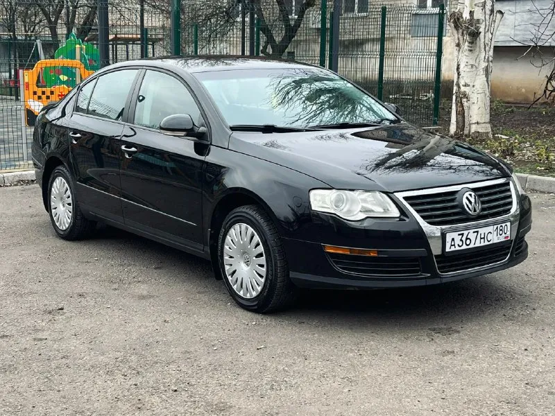 Продам vw passat b6 авто в редком состоянии и комплектации. двигатель простой 1.6 бензин (bse) 102л. с. и мкпп 5ст. 178000км. оригинального пробега подтвержденного заказ нарядами, сервисной книгой и автотекой. за всю историю 2 владельца, первый владел около 15лет. 2 ключа. автотека зеленая. по двигателю вопросов нет, масло не подъедает. кпп так же без проблем, сцепление мягкое. ходовка без стуков и прочих дефектов. кузов полностью в заводском окрасе, без вмятин, ржавчин, вздутостей и прочих дефектов. резина зима yokohama 2024г. в. в отличном состоянии. по комплектации 2-х. зонный климат(рабочий), передние подогревы, эсп и т. д. авто оформлено на меня, продажа от собственника. цена 850 000₽ осмотр старобешево +79493370737 - фотография - 3