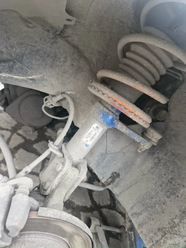 Продам ваз 2113,2006 г. резвая, на занижении, вся поваренная, шумка в два слоя, салон чистый красивы... - фотография