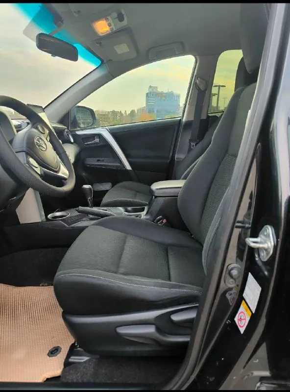 Toyota rav4 2013 год двигатель 2.0 бензин коробка автомат пробег 185 тыс. км автомобиль в отличном состоянии, без дтп, автотека зелёная вложение абсолютно не какого не требует! чистый ухоженный салон, готов на любые проверки с вашей стороны! есть всё для комфортного вождения! двух зонный климат датчик света и дождя подогрев сидений круиз контроль, бортовой компьютер, камера заднего вида, и т д. с документами всё в порядке, продажа с полным переоформлением мрэо 💯 г. донецк 🎁🎁🎁🎁🎁🎁🎁🎁🎁🎁 цена 1.620.₽ звоните остальное по номеру телефона +79496164847 📞 +7(949)6164847 📞 +7(949)6164847 📞 звоните: +7(949)6164847 - фотография - 7