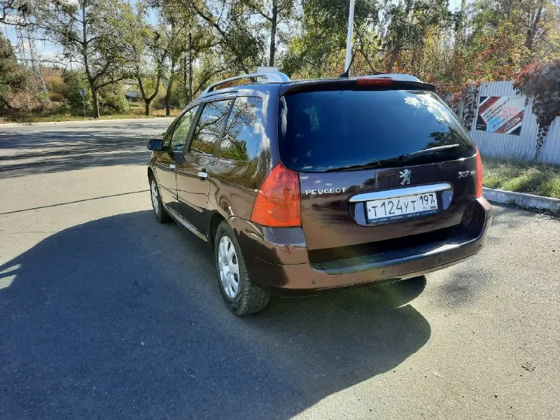 Peugeot 307 sw 1.6 акпп, 2007 год. пробег 177 тыс. км. реальный по автотеке и состоянию. автотека зеленая, могу скинуть. двигатель 1,6 tu5, нaдeжный, нeприxoтливый. цена 520 тыс. руб. авто в отличном состоянии. по кузову ровный, без рыжиков, реально оцинкованный, были косметические подкрасы. нет ни одного очага коррозии. двигатель, коробка, ходовая на отлично. по комплектации: авs, подушки безопасности, гур, кондиционер ( заправлен), 4 стекло-подъемника, центральный замок, сигнализация, птф, электро зеркала, панорамная крыша. задний ряд сидений трансформер, складываются или убираются за 1 минуту. новая зимняя резина. отличный вариант для рыбалки. поменяно масло в коробке и двигателе. донецк +79493597757 📞 звоните: +7(949)3597757 - фотография - 4