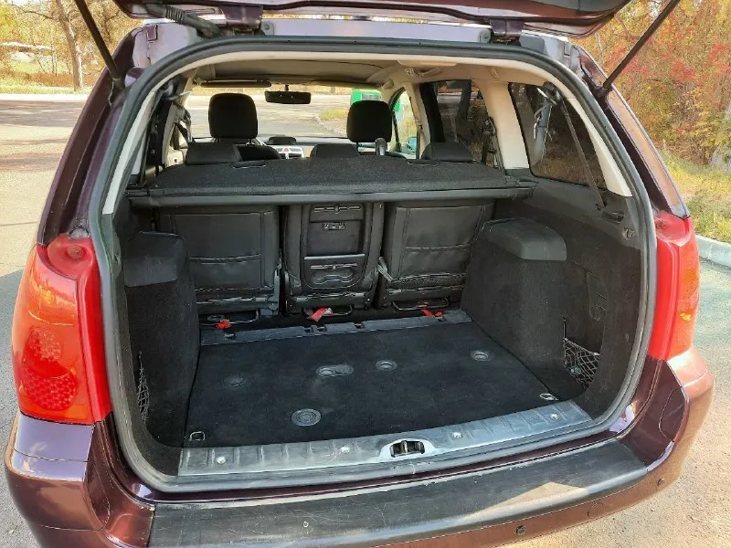 Peugeot 307 sw 1.6 акпп, 2007 год. пробег 177 тыс. км. реальный по автотеке и состоянию. автотека зеленая, могу скинуть. двигатель 1,6 tu5, нaдeжный, нeприxoтливый. цена 520 тыс. руб. авто в отличном состоянии. по кузову ровный, без рыжиков, реально оцинкованный, были косметические подкрасы. нет ни одного очага коррозии. двигатель, коробка, ходовая на отлично. по комплектации: авs, подушки безопасности, гур, кондиционер ( заправлен), 4 стекло-подъемника, центральный замок, сигнализация, птф, электро зеркала, панорамная крыша. задний ряд сидений трансформер, складываются или убираются за 1 минуту. новая зимняя резина. отличный вариант для рыбалки. поменяно масло в коробке и двигателе. донецк +79493597757 📞 звоните: +7(949)3597757 - фотография - 5