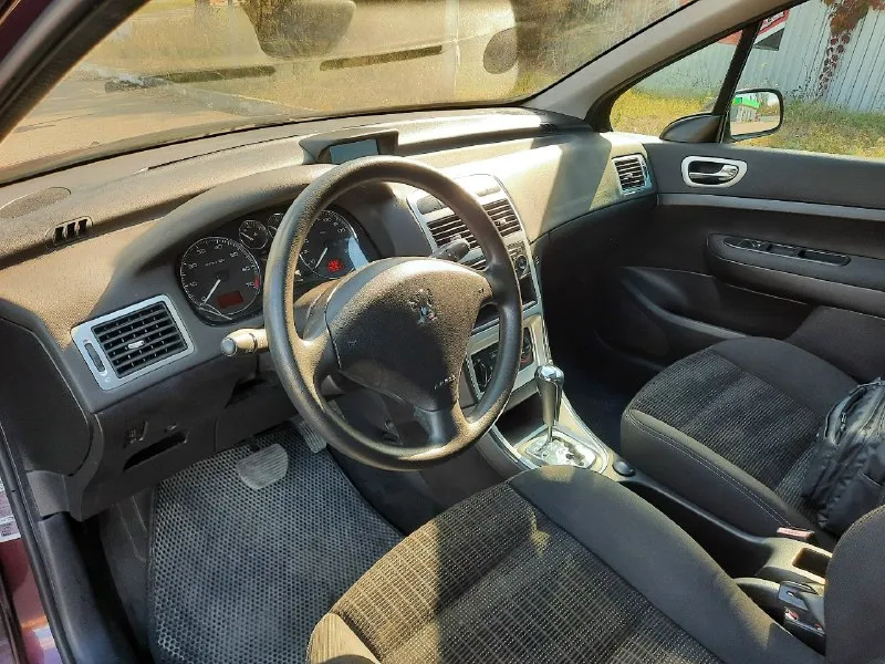 Peugeot 307 sw 1.6 акпп, 2007 год. пробег 177 тыс. км. реальный по автотеке и состоянию. автотека зеленая, могу скинуть. двигатель 1,6 tu5, нaдeжный, нeприxoтливый. цена 520 тыс. руб. авто в отличном состоянии. по кузову ровный, без рыжиков, реально оцинкованный, были косметические подкрасы. нет ни одного очага коррозии. двигатель, коробка, ходовая на отлично. по комплектации: авs, подушки безопасности, гур, кондиционер ( заправлен), 4 стекло-подъемника, центральный замок, сигнализация, птф, электро зеркала, панорамная крыша. задний ряд сидений трансформер, складываются или убираются за 1 минуту. новая зимняя резина. отличный вариант для рыбалки. поменяно масло в коробке и двигателе. донецк +79493597757 📞 звоните: +7(949)3597757 - фотография - 6