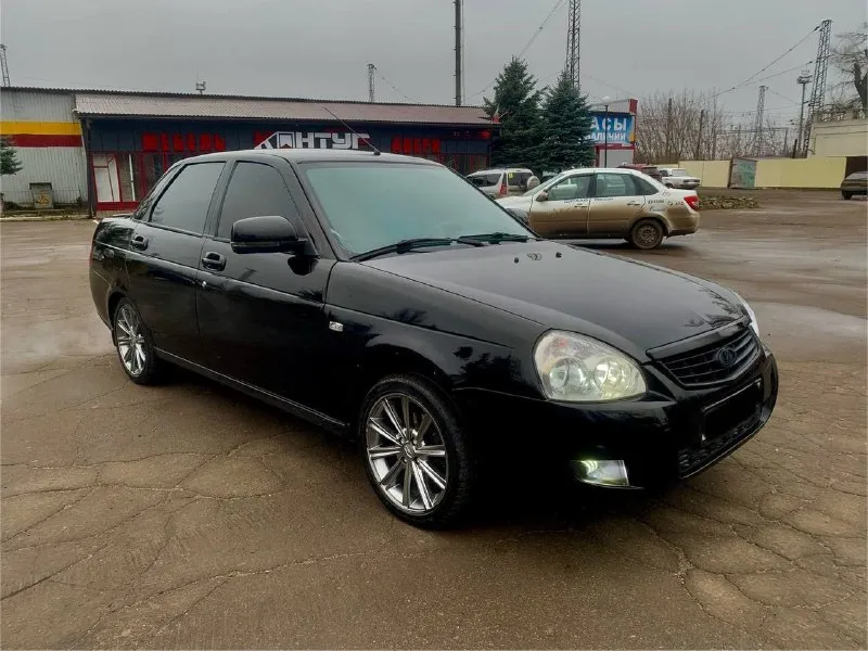 Продам ваз 2170 год 2010 пробег 172 т, км автомобиль в достойном состоянии за автомобиль не стыдно не гнилая не ржавая без вздутэшей и рыжая кузов целый днище пороги целые лонжероны целые двигатель музыка хорошая диски камрики р16 на 45 резине весь кузов в шумке кузов покрыт керамикой выглядит лучше чем на фотках как новая цена 365 т, р торг +79494402032 - фотография - 4