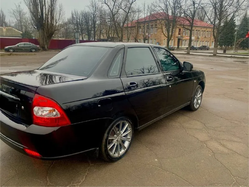 Продам ваз 2170 год 2010 пробег 172 т, км автомобиль в достойном состоянии за автомобиль не стыдно не гнилая не ржавая без вздутэшей и рыжая кузов целый днище пороги целые лонжероны целые двигатель музыка хорошая диски камрики р16 на 45 резине весь кузов в шумке кузов покрыт керамикой выглядит лучше чем на фотках как новая цена 365 т, р торг +79494402032 - фотография - 5