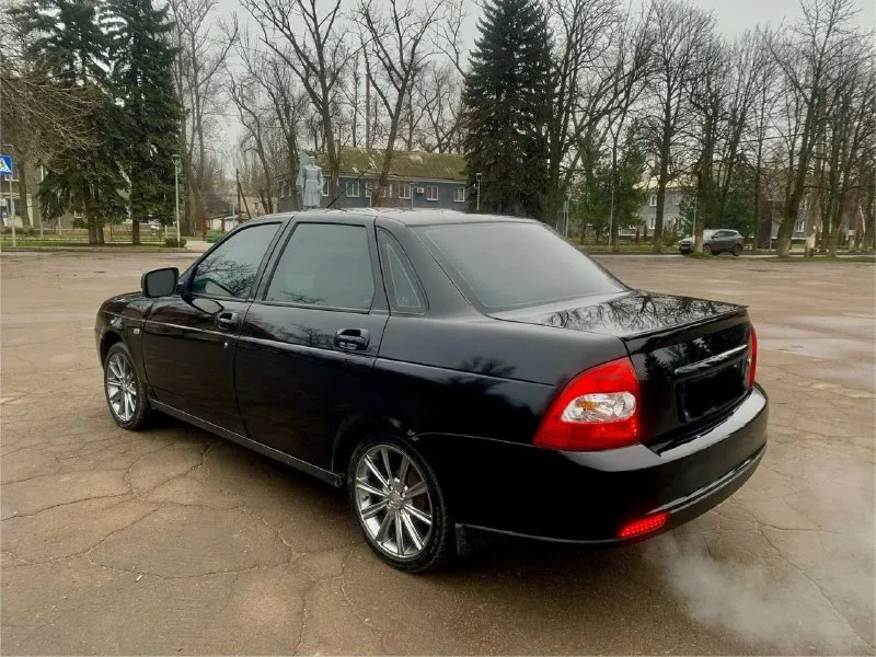 Продам ваз 2170 год 2010 пробег 172 т, км автомобиль в достойном состоянии за автомобиль не стыдно не гнилая не ржавая без вздутэшей и рыжая кузов целый днище пороги целые лонжероны целые двигатель музыка хорошая диски камрики р16 на 45 резине весь кузов в шумке кузов покрыт керамикой выглядит лучше чем на фотках как новая цена 365 т, р торг +79494402032 - фотография - 7