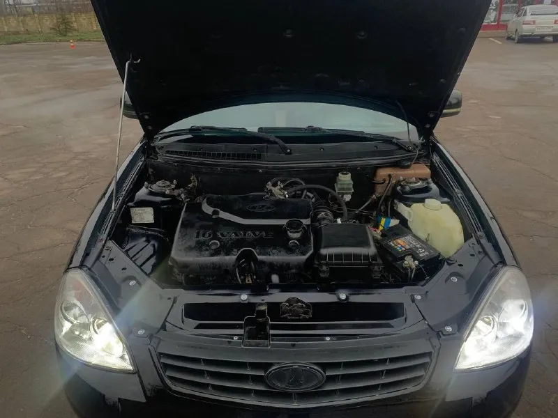 Продам ваз 2170 год 2010 пробег 172 т, км автомобиль в достойном состоянии за автомобиль не стыдно не гнилая не ржавая без вздутэшей и рыжая кузов целый днище пороги целые лонжероны целые двигатель музыка хорошая диски камрики р16 на 45 резине весь кузов в шумке кузов покрыт керамикой выглядит лучше чем на фотках как новая цена 365 т, р торг +79494402032 - фотография - 9