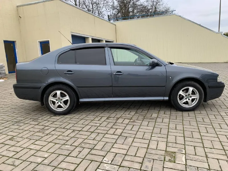 Skoda octavia tour 1.6 год 2009 пробег 206т родной все стёкла заводские 3 хозяина автомобиль полностью обслужен все четыре стойки новые рычаги новые сцепление новые резина новая грм помпа всё свежее тормозная система также обслужена мотор работает идеально возможен обмен в общем пишите звоните +79496347909 г. мариуполь цена 600 срочно - фотография - 8