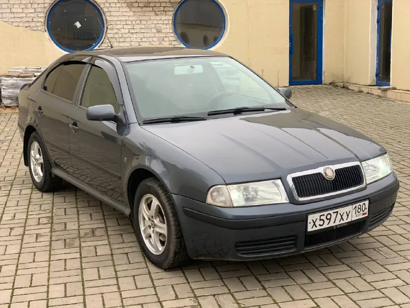 Skoda octavia tour 1.6 год 2009 пробег 206т родной все стёкла заводские 3 хозяина автомобиль полностью обслужен все четыре стойки новые рычаги новые сцепление новые резина новая грм помпа всё свежее тормозная система также обслужена мотор работает идеально возможен обмен в общем пишите звоните +79496347909 г. мариуполь цена 600 срочно - фотография - 9