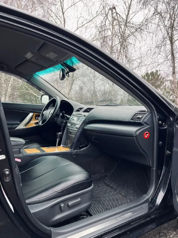 Продам автомобиль toyota camry 40. машина полностью в исправном состоянии, без каких-либо вложений. двигатель 2.4 бензин, работает как часики, без масложора. коробка автомат, переключает идеально, без пинков и тд. никаких ошибок по электрики нет, все работает в штатном режиме. комплектация: датчик света, электро-регулировка сидений и зеркал, круиз контроль, климат контроль, подогревы сидений, установлен хороший свет, мультируль, титаны r17. местный учет, любой вид оформления, без каких-либо ограничений. по всем вопросам звоните по номеру телефона, либо же пишите на телеграмм если нет связи. цена: 1.000.000₽ (возможен обмен) +79495201939 - фотография - 5