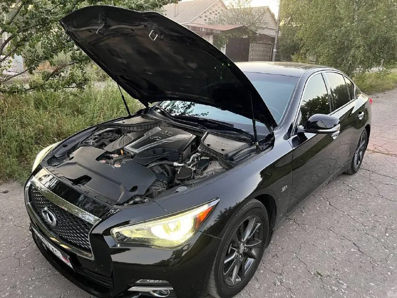 Infiniti q50, 2017 г. в. двигатель vr30ddtt, 3.0 л твинтурбо бензин, 304 л. с, привод задний ; не требует вложений. динамичная и комфортная машина. пробег 75 тыс. км. один владелец после пригона из сша на протяжении 6 лет. бережная эксплуатация, 3-я машина в семье, ездили редко и аккуратно. средний расходе в городе 11-12 л/100 км, по трассе 8 л/100 км. салон в отличном состоянии. в июле пройдено то (масло, фильтра), прошла меньше 1 тыс км после то. есть зимняя резина нокиан на шипах в отличном состоянии. постоянный учет в донецке. цена 2,4.. торг, тел. +7 949 3004197. - фотография - 2