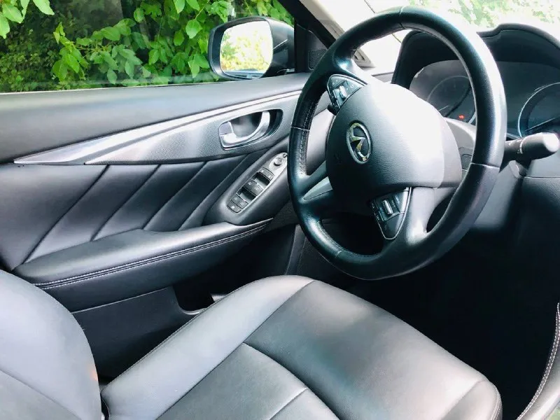 Infiniti q50, 2017 г. в. двигатель vr30ddtt, 3.0 л твинтурбо бензин, 304 л. с, привод задний ; не требует вложений. динамичная и комфортная машина. пробег 75 тыс. км. один владелец после пригона из сша на протяжении 6 лет. бережная эксплуатация, 3-я машина в семье, ездили редко и аккуратно. средний расходе в городе 11-12 л/100 км, по трассе 8 л/100 км. салон в отличном состоянии. в июле пройдено то (масло, фильтра), прошла меньше 1 тыс км после то. есть зимняя резина нокиан на шипах в отличном состоянии. постоянный учет в донецке. цена 2,4.. торг, тел. +7 949 3004197. - фотография - 3