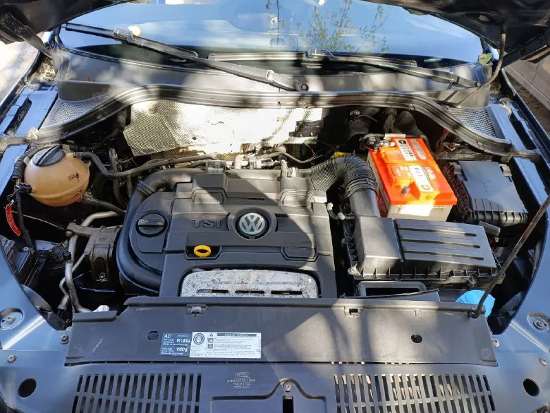 Продам фольксваген тигуан 2014 г. в. объем двигателя 1.4 турбо, передний привод. 2 собственник, ездит девушка. пробег 161.900 тыс. км. по комплектаци: кожаный салон, климат, подогрев сидений/зеркал/заднего стекла, кожаный руль, круиз контроль, сенсорный экран, автохолд, электронный ручник и многое другое. все подробности по тел: +79493219443 осмотр: г. донецк до 18:00 на цирке молоко, после 18:00 - в центре макеевке. цена: 1млн. 600 тыс. руб. торг уместен. - фотография - 10