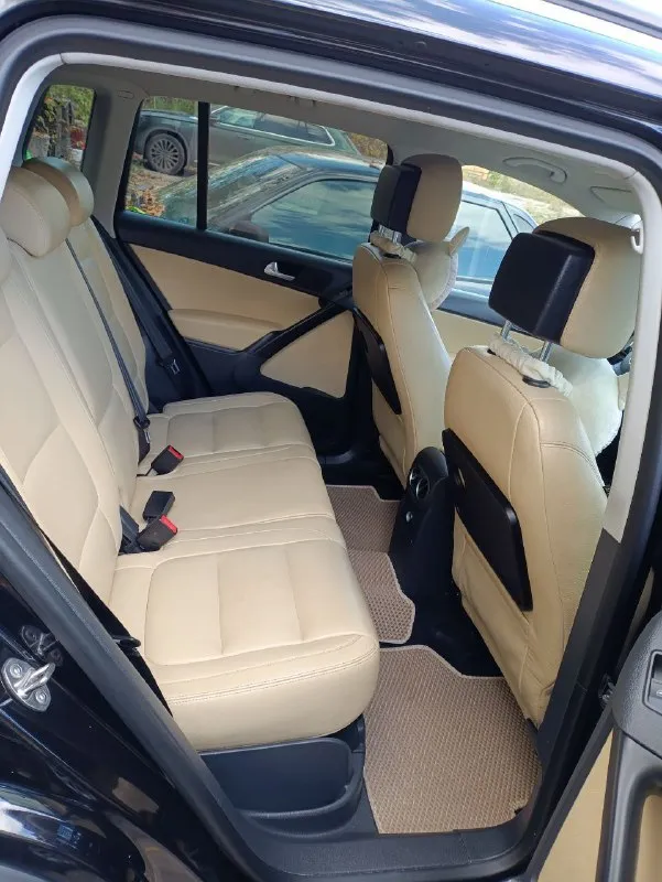 Продам фольксваген тигуан 2014 г. в. объем двигателя 1.4 турбо, передний привод. 2 собственник, ездит девушка. пробег 161.900 тыс. км. по комплектаци: кожаный салон, климат, подогрев сидений/зеркал/заднего стекла, кожаный руль, круиз контроль, сенсорный экран, автохолд, электронный ручник и многое другое. все подробности по тел: +79493219443 осмотр: г. донецк до 18:00 на цирке молоко, после 18:00 - в центре макеевке. цена: 1млн. 600 тыс. руб. торг уместен. - фотография - 8