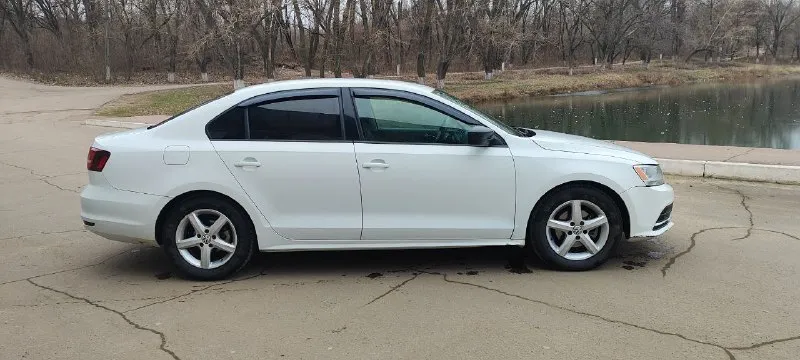 Марка автомобиля: volkswagen jetta год выпуска: 2016 пробег: 124000 км объем двигателя: 1.4 описание: продам volkswagen jetta 1.4tsi (150л/с) 2016 года выпуска пробег 124000 миль коробка автомат (aisin) автомобиль в родном окрасе. есть пару вмятин на порогах и нюансы по переднему бамперу. была произведена замена масла в двигателе и замена ремня и роликов грм. 2 комплекта резины я хозяин. енакиево цена 1200000₽ +79493570774 цена: 1200000 номер телефона: +79493570774 город: енакиево продавец: se_pro87 предложить пост | мы в вк | реклама 📞 звоните: +7(949)3570774 - фотография - 4