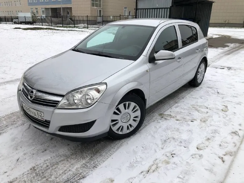 Opel астра 2007 гв 1.6 механика, авто в отличном состоянии, без дтп с родными пробегом, масло не ест не дымит, ходовка на отлично! кондей заправлен печка греет, автотека зелёная скину по запросу. цена 620₽. торг!!!. макеевка +79495051881 📞 звоните: +7(949)5051881 - фотография - 2