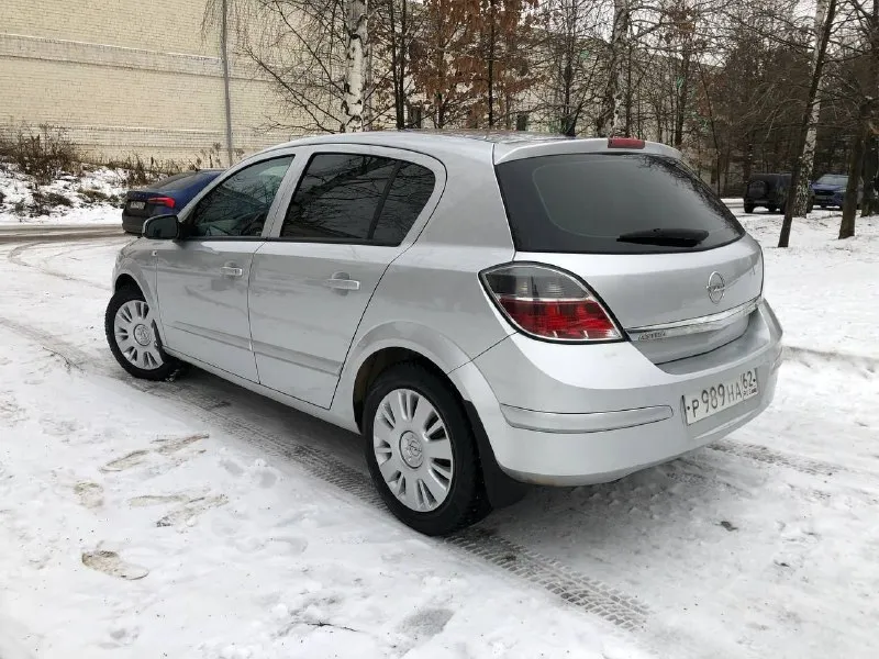 Opel астра 2007 гв 1.6 механика, авто в отличном состоянии, без дтп с родными пробегом, масло не ест не дымит, ходовка на отлично! кондей заправлен печка греет, автотека зелёная скину по запросу. цена 620₽. торг!!!. макеевка +79495051881 📞 звоните: +7(949)5051881 - фотография - 3