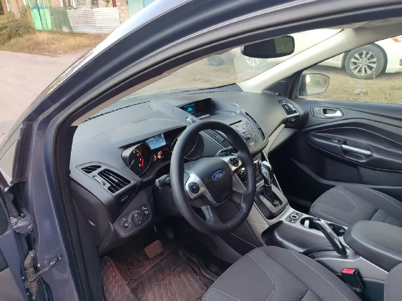 Продам ford kuga2 2014г, 1.6 экобуст, классический автомат, полный привод. 161 тысяч родного пробега. машина в предмаксимальной комплектации. двигатель, коробка, ходовая в отличном состоянии. никаких вложений машина не требует сел и поехал. сигнализация с автозапуском, 2 комплекта ключей. на 180 регионе я хозяин. то проходила своевременно по кузову полным порядок салон в отличном состоянии 10 из 10 масло не жрёт. машина в дтп не участвовала машина на зимней шиповоной резине. цена : 1450000 +7 949 373 68 54 📞 звоните: +7(949)3736854 - фотография - 5