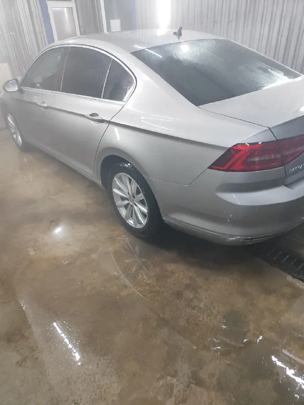 Продам пассат б8 2016 года европа пробег 250000км автомобиль в хорошем состоянии все расходники поменяли вложений не требует сел и поехал два комплекта колес цена 1600000р машина находится в горловке телефон +79493236969 📲 tg: евгений 📞 звоните: +7(949)3236969 - фотография - 5