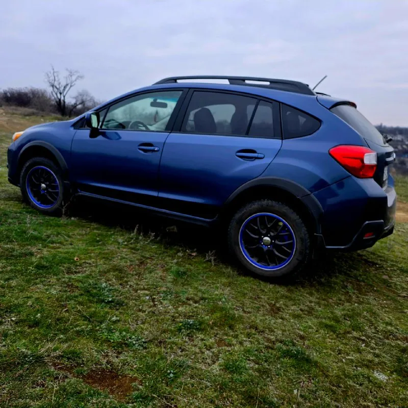 Продам subaru krosstrek 2013 г. в. мотор 2.0 без проблем каких-либо в паре с вариатором, полный привод. была произведена замена масла в двигателе, в коробке, в мостах, новая тормозная жидкость, только заменены шрусы, резинки стабилизатора (перед/зад), рулевые тяги, тормозные колодки. произведена чистка форсунок. салон после химчистки, обесшумленная вся машина (кроме крыши) комплектация:камера заднего вида, подогревы сидений, под рулевые лепестки, полностью функционирующий мультируль, круиз контроль, хорошо работающий климат контроль! авто обслужен полностью, без вложений! цена 1.2🍋торг осмотр г. торез +7 (949) 126-74-52 📞 звоните: +7(949)1267452 - фотография - 2