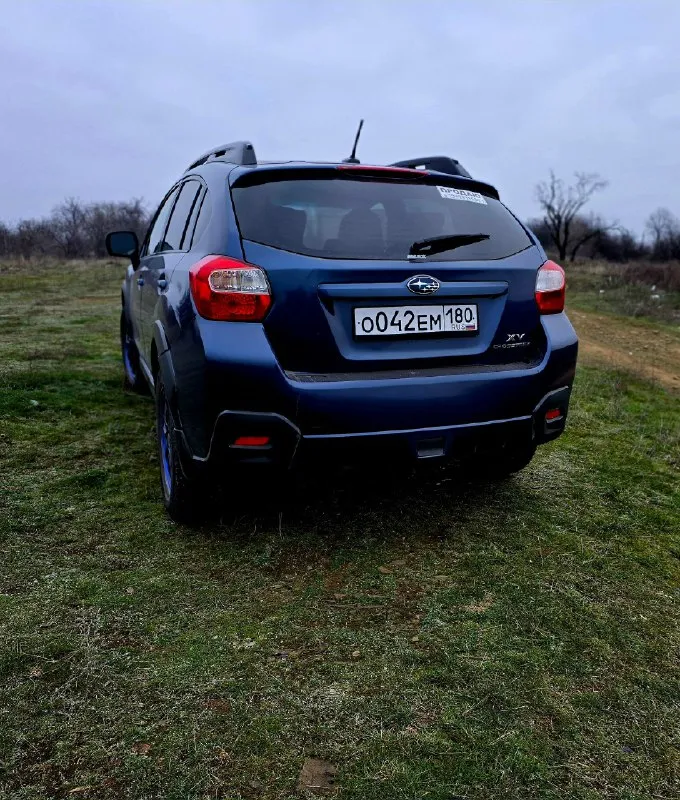 Продам subaru krosstrek 2013 г. в. мотор 2.0 без проблем каких-либо в паре с вариатором, полный привод. была произведена замена масла в двигателе, в коробке, в мостах, новая тормозная жидкость, только заменены шрусы, резинки стабилизатора (перед/зад), рулевые тяги, тормозные колодки. произведена чистка форсунок. салон после химчистки, обесшумленная вся машина (кроме крыши) комплектация:камера заднего вида, подогревы сидений, под рулевые лепестки, полностью функционирующий мультируль, круиз контроль, хорошо работающий климат контроль! авто обслужен полностью, без вложений! цена 1.2🍋торг осмотр г. торез +7 (949) 126-74-52 📞 звоните: +7(949)1267452 - фотография - 3