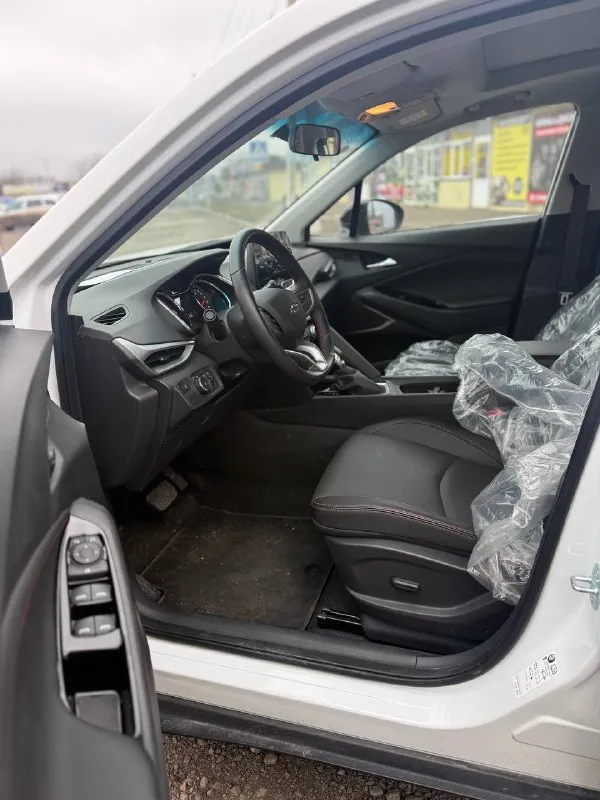 Продам совершенно новый 7 местный chevrolet orlando 2022 года выпуска. автомобиль имеет бензиновый мотор 1.3 турбо и автоматическую коробку передач. пробег автомобиля составляет 1000 км. машина находится в макеевке, цена 2,5 🍋, по всем вопросам обращайтесь по телефону +7 949 405 0767, телеграмм и вотцап на этом же номере если буду не доступен 📞 звоните: +7(949)4050767 - фотография - 5