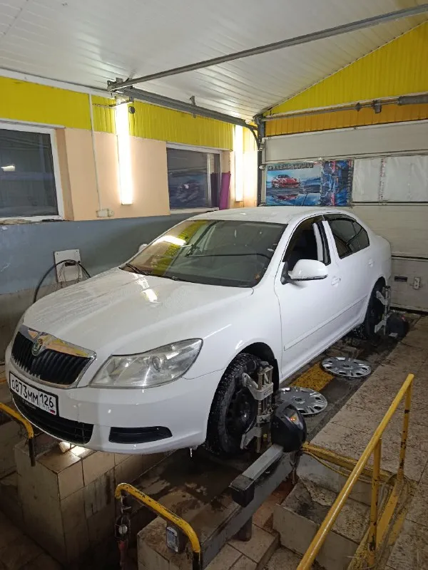 Продам skoda octavia a5 2013 год. двигатель 1.8 tsi, коробка механика 6-ти ступка. пробег 164 т. км. двигатель и коробка работают идеально. stage 1 - 210 л. с. динамика авто потрясающая. авто полностью обслужено!! ходовая часть вся перебрана, масло в двигателе, в коробке, новый маховик, комплект сцепления ( luk ). новая помпа, теплообменник - перечислять можно долго. новая зимняя шипованная резина. кузов без единого рыжика!!! новый планшет. цена 900 т. ₽. г донецк. тел. +79493332212. возможна продажа в кредит. 📞 звоните: +7(949)3332212 - фотография - 10