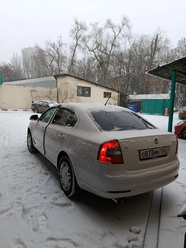 Продам skoda octavia a5 2013 год. двигатель 1.8 tsi, коробка механика 6-ти ступка. пробег 164 т. км. двигатель и коробка работают идеально. stage 1 - 210 л. с. динамика авто потрясающая. авто полностью обслужено!! ходовая часть вся перебрана, масло в двигателе, в коробке, новый маховик, комплект сцепления ( luk ). новая помпа, теплообменник - перечислять можно долго. новая зимняя шипованная резина. кузов без единого рыжика!!! новый планшет. цена 900 т. ₽. г донецк. тел. +79493332212. возможна продажа в кредит. 📞 звоните: +7(949)3332212 - фотография - 5