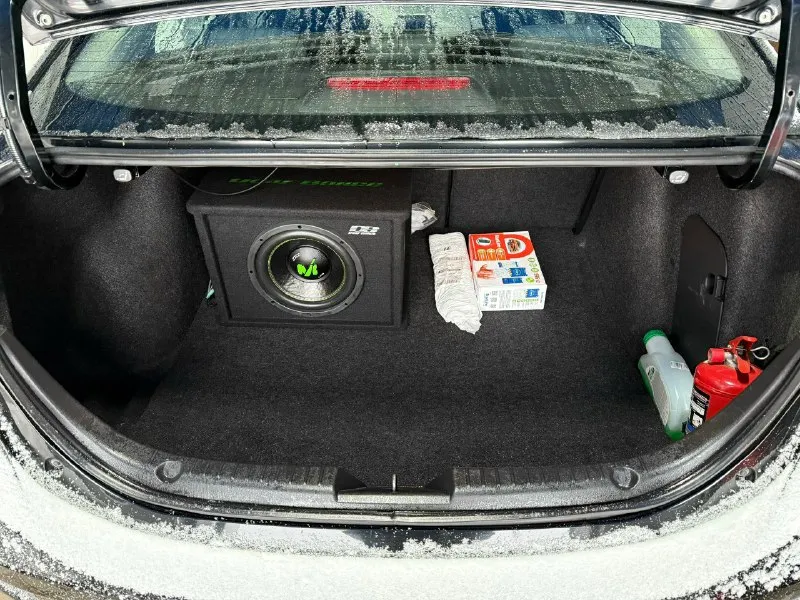 Mazda 3 (bm) 2013 года выпуска (куплена в 2014) двигатель - 1.6 at владельцы - 2 физ. лица за все время родной пробег - 144.000 км автомобиль в заводском окрасе техника в идеальном состоянии. ходовая без стуков и всего прочего, мотор на отлично, коробка работает шикарно. заказ наряды на обслуживание имеются. стоит сигнализация starline s96v2 c gps с автозапуском и приложением на телефоне, с возможностью удаленно заводить, глушить, открывать и тд. стоит хорошая музыка, устанавливали в студии звука «медведь» с подключением сабвуфера и доп динамиков в штатные места. +7(949)535-80-99 цена: 1.270.000₽ 📞 звоните: +7(949)5358099 - фотография - 5