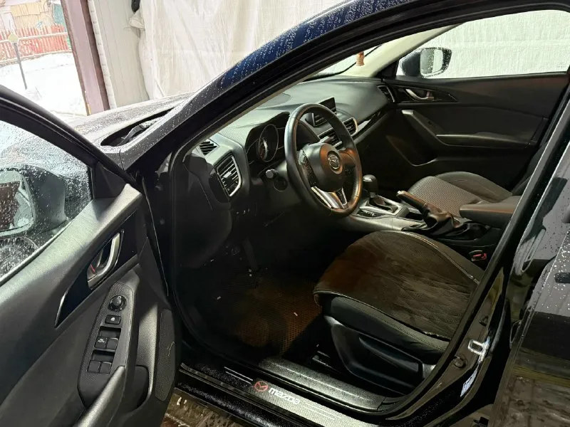 Mazda 3 (bm) 2013 года выпуска (куплена в 2014) двигатель - 1.6 at владельцы - 2 физ. лица за все время родной пробег - 144.000 км автомобиль в заводском окрасе техника в идеальном состоянии. ходовая без стуков и всего прочего, мотор на отлично, коробка работает шикарно. заказ наряды на обслуживание имеются. стоит сигнализация starline s96v2 c gps с автозапуском и приложением на телефоне, с возможностью удаленно заводить, глушить, открывать и тд. стоит хорошая музыка, устанавливали в студии звука «медведь» с подключением сабвуфера и доп динамиков в штатные места. +7(949)535-80-99 цена: 1.270.000₽ 📞 звоните: +7(949)5358099 - фотография - 6