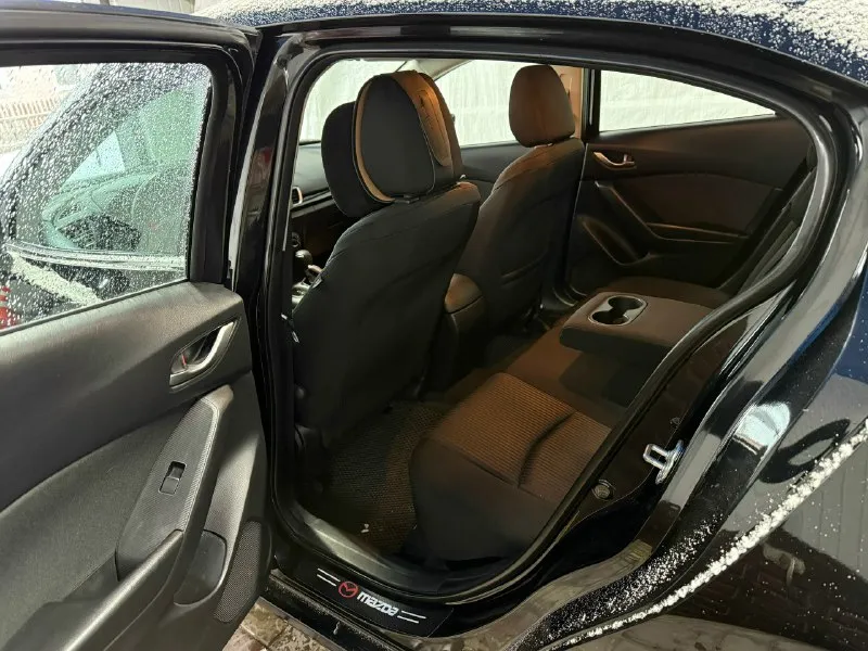 Mazda 3 (bm) 2013 года выпуска (куплена в 2014) двигатель - 1.6 at владельцы - 2 физ. лица за все время родной пробег - 144.000 км автомобиль в заводском окрасе техника в идеальном состоянии. ходовая без стуков и всего прочего, мотор на отлично, коробка работает шикарно. заказ наряды на обслуживание имеются. стоит сигнализация starline s96v2 c gps с автозапуском и приложением на телефоне, с возможностью удаленно заводить, глушить, открывать и тд. стоит хорошая музыка, устанавливали в студии звука «медведь» с подключением сабвуфера и доп динамиков в штатные места. +7(949)535-80-99 цена: 1.270.000₽ 📞 звоните: +7(949)5358099 - фотография - 7