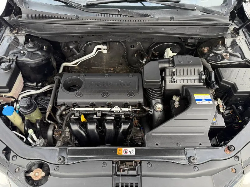 Продам hyundai santa fe 2.4 бензин год выпуска 2012 состояние идеальное. без вмятин царапин и рыжиков сервисные книги. 2 ключа в родном окрасе кнопка star - stop без ключевой доступ вложений не требует! любое оформление! салон не затертый не порваный резина новая авто полностью обслужена до мелочей работает ровно. коробка переключает идеально климат контроль работает все жидкости заменены! стекла все родные каждая кнопка работает) цена 1.345₽ +7-949-794-46-27 остольные вопросы по телефону звоните в любое время. 📲 tg: евгений 📞 звоните: +7(949)7944627 - фотография - 10