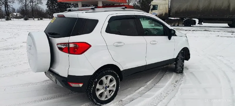Ford ecosport 2016г. 1.6 на автомате. обслуженная машинка, делать ничего не надо. очень резвая и компактная. салон как новый. два собственника (девушки) 120000км реального. два комплекта резины и ключей. 990000₽ +79494628921 📲 tg: @eavtospros 📞 звоните: +7(949)4628921 - фотография - 3