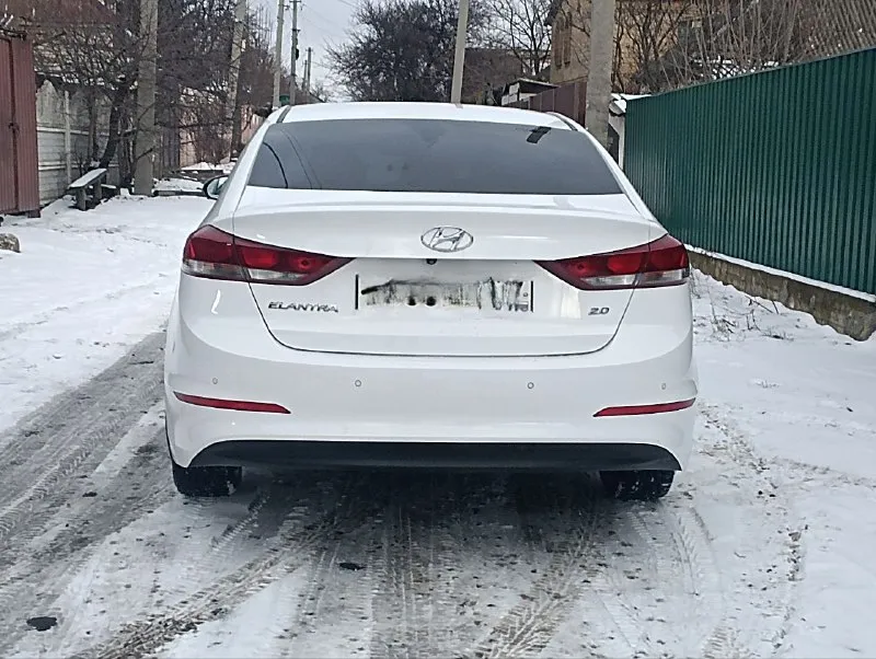 Продам hyundai elantra,2017 года выпуска, мотор 2 литра(149 лошадей, не налоговый)пробег (162тыс), коробка автомат(aisin 6 ступка)салон кожа, abs, esp, гур, двух зонный климат контроль, подогрев руля, подогрев всех сидений, парктроник (перед, зад). серворуль и проочее. авто обслужено, вложений не требует. состояние отличное, документы в порядке. остальное при осмотре в макеевке. цена 1милион,200 тыс. +79490814083 📲 tg: сергей 📞 звоните: +7(949)0814083 - фотография - 6
