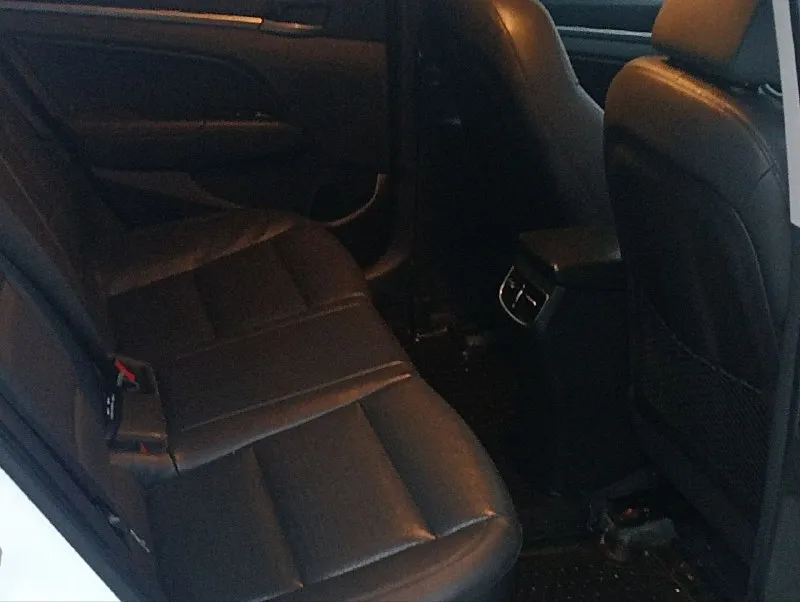 Продам hyundai elantra,2017 года выпуска, мотор 2 литра(149 лошадей, не налоговый)пробег (162тыс), коробка автомат(aisin 6 ступка)салон кожа, abs, esp, гур, двух зонный климат контроль, подогрев руля, подогрев всех сидений, парктроник (перед, зад). серворуль и проочее. авто обслужено, вложений не требует. состояние отличное, документы в порядке. остальное при осмотре в макеевке. цена 1милион,200 тыс. +79490814083 📲 tg: сергей 📞 звоните: +7(949)0814083 - фотография - 7