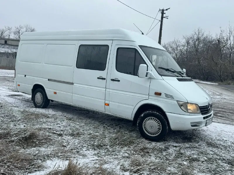 Mercedes-benz sprinter 2.2 грузовой фургон идеальное сочетание немецкой надежности, высокой грузоподьемности и современных технологий. это автомобиль, на который можно положиться в любой ситуации-от городских маршрутов до дальних рейсов. осмотр макеевка +7 949 693 56 41 цена 1.400.000₽ 📞 звоните: +7(949)6935641 - фотография - 2