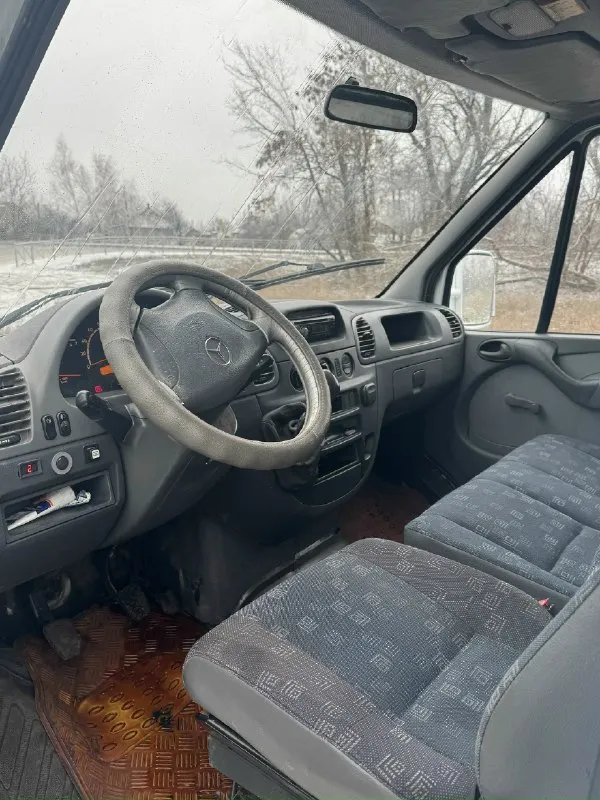 Mercedes-benz sprinter 2.2 грузовой фургон идеальное сочетание немецкой надежности, высокой грузоподьемности и современных технологий. это автомобиль, на который можно положиться в любой ситуации-от городских маршрутов до дальних рейсов. осмотр макеевка +7 949 693 56 41 цена 1.400.000₽ 📞 звоните: +7(949)6935641 - фотография - 5