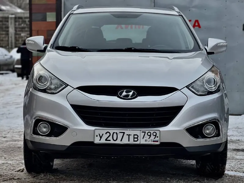 Продам hyundai ix35 год:2012 пробег:118.000 коробка:автомат мотор:2литра цена:1.320.000₽ привод:полный номер:+79494952372 или +79491003435 на обоих номерах есть телеграмм! авто в отличном состоянии с родным пробегом, технически часть на твердую 5+ мотор и коробка в идеальном состоянии! салон и кузов выглядит как на фото, по кузову без дефектов не ржавчины не вмятин, салон в идеальном состоянии чистый без дырок и пятин, за автомобилем ухаживали, в хорошей комплектации:комбинированный кожаный салон, мульти руль, раздельный климат контроль, парктроники передние и задние, обогрев лобового стекла заднего стекла, зеркал и дворников, подогревы передних сидений и задних, датчик света и дождя, большой монитор с камерой заднего вида, с bt, aux, usb, помощь при спуске, полный бортовой компьютер и многое другое, больше информации по телефону 📞 звоните: +7(949)4952372 - фотография - 2
