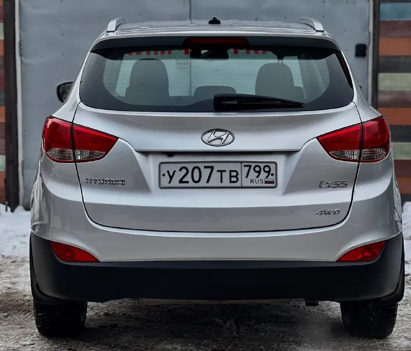 Продам hyundai ix35 год:2012 пробег:118.000 коробка:автомат мотор:2литра цена:1.320.000₽ привод:полный номер:+79494952372 или +79491003435 на обоих номерах есть телеграмм! авто в отличном состоянии с родным пробегом, технически часть на твердую 5+ мотор и коробка в идеальном состоянии! салон и кузов выглядит как на фото, по кузову без дефектов не ржавчины не вмятин, салон в идеальном состоянии чистый без дырок и пятин, за автомобилем ухаживали, в хорошей комплектации:комбинированный кожаный салон, мульти руль, раздельный климат контроль, парктроники передние и задние, обогрев лобового стекла заднего стекла, зеркал и дворников, подогревы передних сидений и задних, датчик света и дождя, большой монитор с камерой заднего вида, с bt, aux, usb, помощь при спуске, полный бортовой компьютер и многое другое, больше информации по телефону 📞 звоните: +7(949)4952372 - фотография - 5