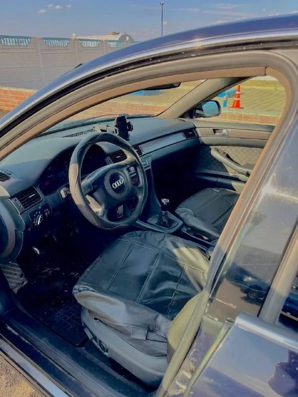 ❗️продам audi a6 с5 ❗️ ✅объем 1.8 турбо🚀 ✅год выпуска: 2000 год ✅из документов: птс; стс; дкп. я собственник (второй владелец) ✅комплектация: 4 эл. стеклоподъемники; эл. регулировка зеркал; центральный замок; 2 ключа; гур; кондиционер ✅дно и стаканы в прекрасном состоянии, кузов оцинкован ❗️по лкп есть незначительные нюансы в силу возраста, на езду никак не влияют 💰цену вижу: 320.000 руб. реальному покупателю хороший торг 📍находится в г. харцызске ☎️обращаться в лс либо по номеру телефона +7 (949) 436-12-42 📞 звоните: +7(949)4361242 - фотография - 5