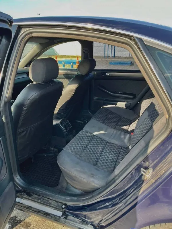 ❗️продам audi a6 с5 ❗️ ✅объем 1.8 турбо🚀 ✅год выпуска: 2000 год ✅из документов: птс; стс; дкп. я собственник (второй владелец) ✅комплектация: 4 эл. стеклоподъемники; эл. регулировка зеркал; центральный замок; 2 ключа; гур; кондиционер ✅дно и стаканы в прекрасном состоянии, кузов оцинкован ❗️по лкп есть незначительные нюансы в силу возраста, на езду никак не влияют 💰цену вижу: 320.000 руб. реальному покупателю хороший торг 📍находится в г. харцызске ☎️обращаться в лс либо по номеру телефона +7 (949) 436-12-42 📞 звоните: +7(949)4361242 - фотография - 6