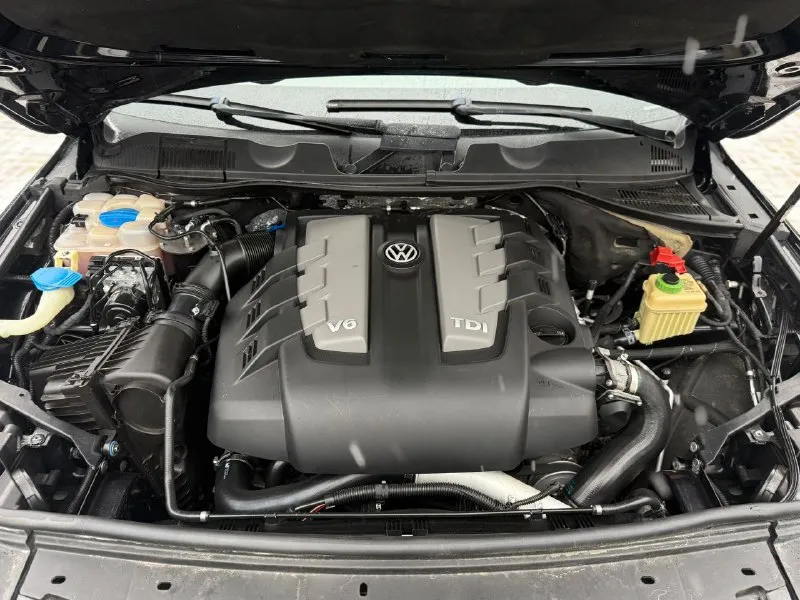 Продам авто в хорошем состоянии не бит не крашен не одна деталь с родным пробегом один собственник машина всегда была в крыму. мотор был откапитален 60 тысяч назад с заменой цепей ремонт составил 500тр остольные вопросы по телефону марка фольксваген таурег мотор 3.0 дизель 245л коробка автомат пробег 360 тысяч цена 1🍋970 тыс торг год выпуска 2012 тел +7 (949) 346-76-16 - фотография - 10