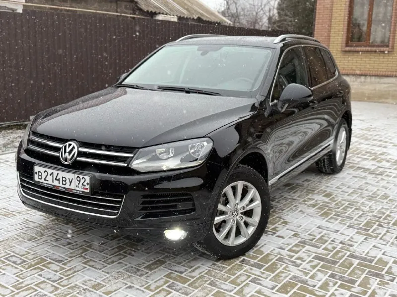 Продам авто в хорошем состоянии не бит не крашен не одна деталь с родным пробегом один собственник машина всегда была в крыму. мотор был откапитален 60 тысяч назад с заменой цепей ремонт составил 500тр остольные вопросы по телефону марка фольксваген таурег мотор 3.0 дизель 245л коробка автомат пробег 360 тысяч цена 1🍋970 тыс торг год выпуска 2012 тел +7 (949) 346-76-16 - фотография - 2
