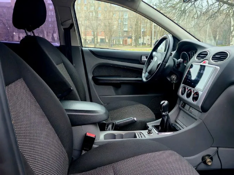 ❗в продаже 🚘 ford focus 2 рестайлинг. 📅 2008г. ⚙️двигатель: 1.8 ⛽топливо: бензин/ 🔧тип кпп: механика. 📝 описание: установлено гбо. у автомобиля было 3 владельца, последний 10 лет. мотор капиталися, на данный момент работает без нареканий. кпп без проблем. кузов в достойном для своих лет состоянии. технически машина полностью обслужена. салон чистый, опрятный в хорошем состоянии. комплектация: ✅кондиционер ✅2 эл. стеклоподъёмника ✅ближний bi-led ✅птф bi-led ✅магнитола android ✅подлокотник ✍️автомобиль полностью юридически чист, без штрафов, ограничений и залогов. все необходимые документы находятся в наличии. 💰 стоимость — 499 999 ₽ 🎁 🏠 территориально — донецк 📲 вопросы по телефонам: +7 949 637 61 26 📞 +7 949 312 90 59 📞 📞 звоните: +7(949)6376126 - фотография - 5